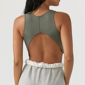 Joah brown curve crop tank